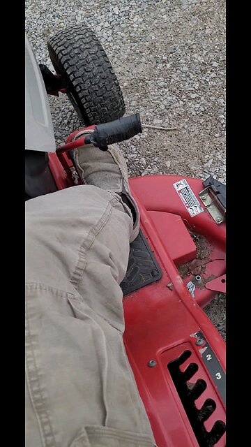 Huskee SLT 4600 Mower