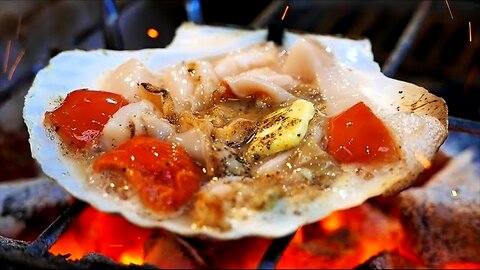 Japanese Street Food - OSAKA SEAFOOD Giant Scallops, Oysters, Sea Urchin Japan