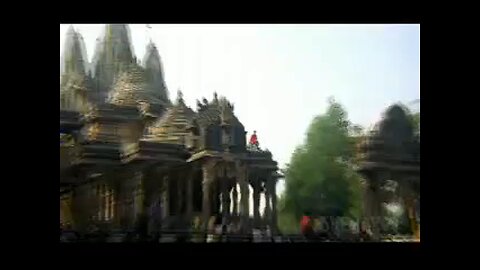 ek ladaki milli khubsurat lagi