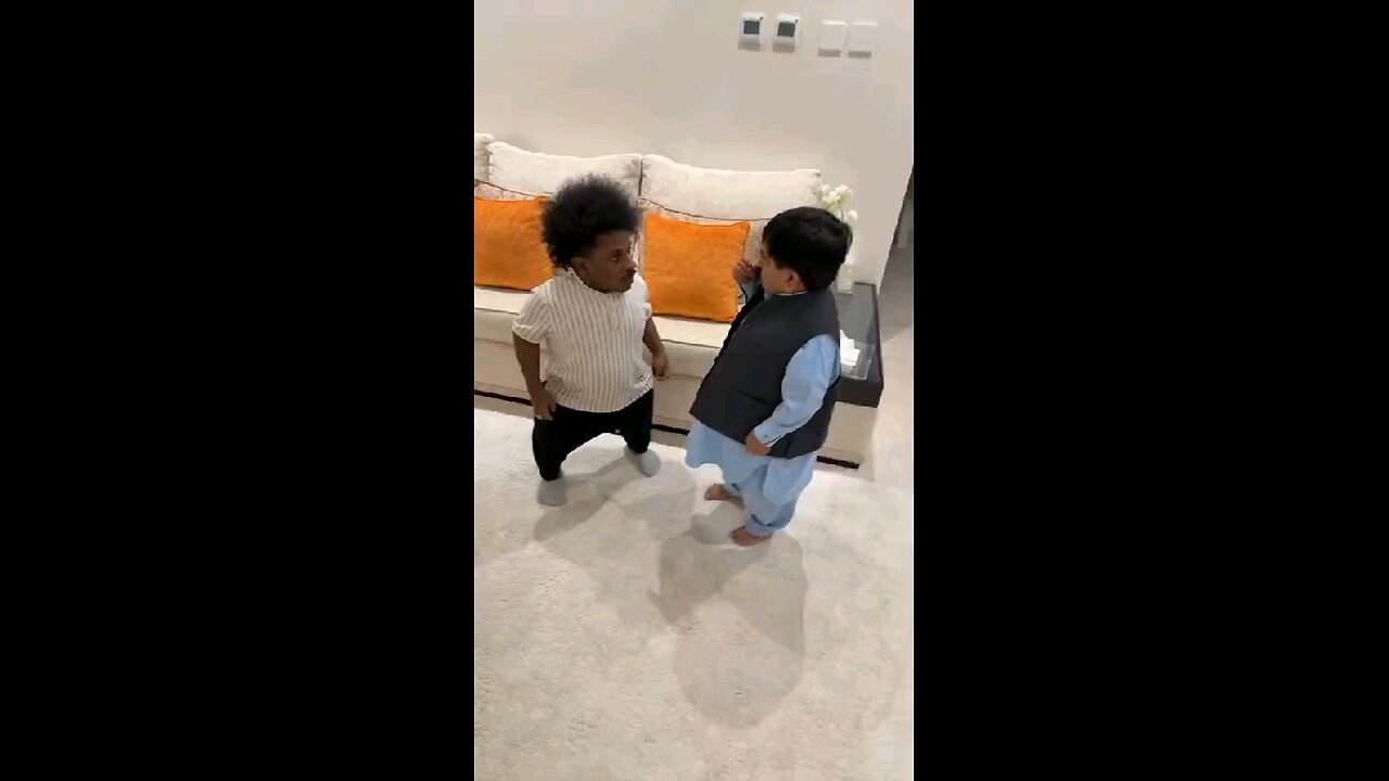 Two small man fight 🤣🤣