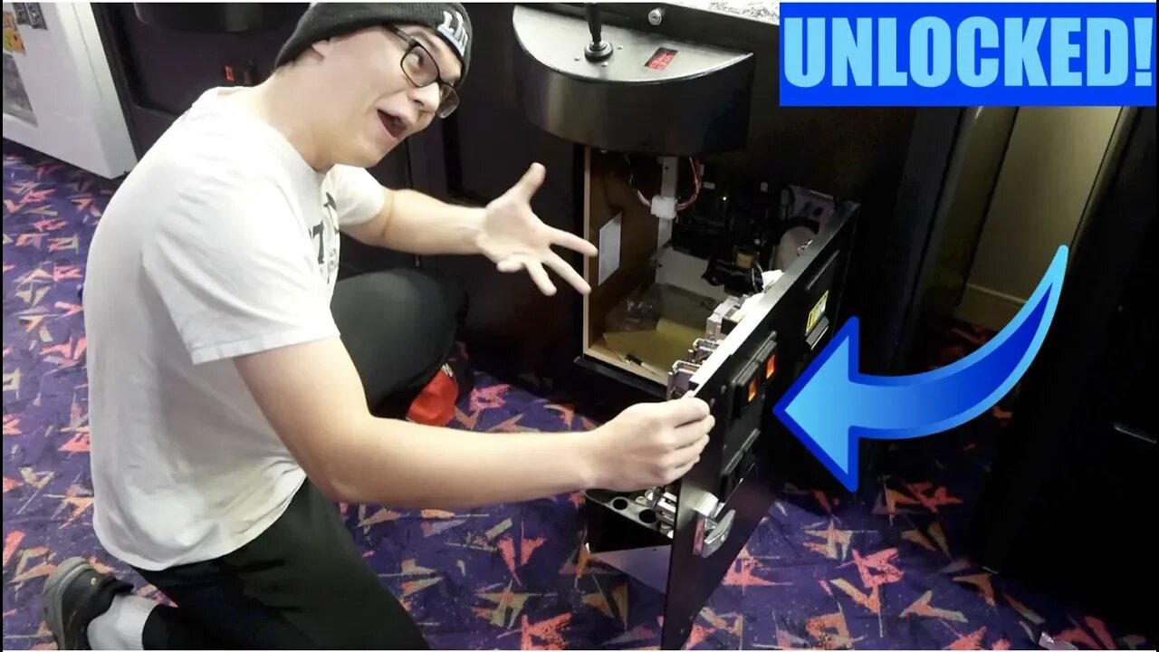 FOUND AN UNLOCKED CLAW MACHINE!
