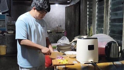 Naghiwa si Jeffrey sa lamas