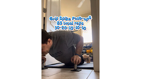 Grip Spike Push-ups
