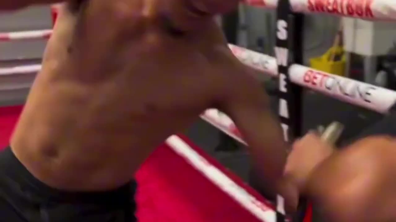 AGGRESSIVE pad work from Xander Zayas