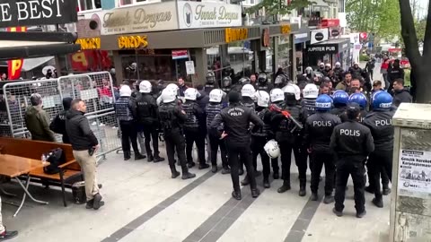Turkish police detain May Day protesters in Istanbul