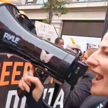 David Icke attends digital ID protest in London.