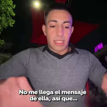 Relata una cita fallida y queda esperando solo con la cena