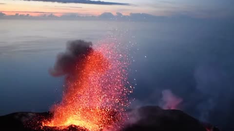ESTE ES EL SONIDO QUE EMITEN LOS VOLCANES CUANDO ENTRAN EN ERUPCIÓN