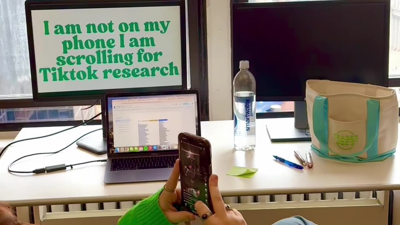 The marketing team 9-5 😂