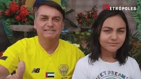 laudo pericial feito pela Polícia Federal, o ex-presidente Jair Bolsonaro afirmou que procura se manter equilibrado por preocupação com a filha Laura Bolsonaro, a enteada Letícia Firmo e a esposa Michelle Bolsonaro.