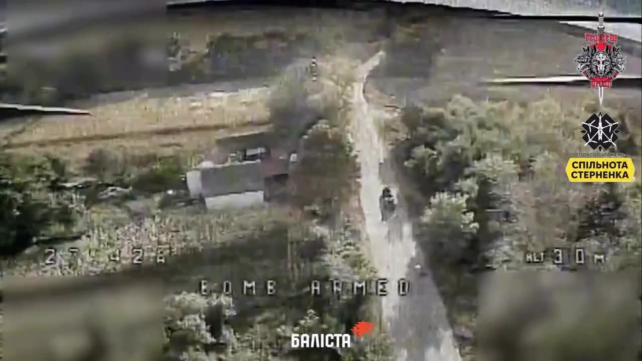 Ukrainian Ambush Drone Slams Directly into Driver of 4×4