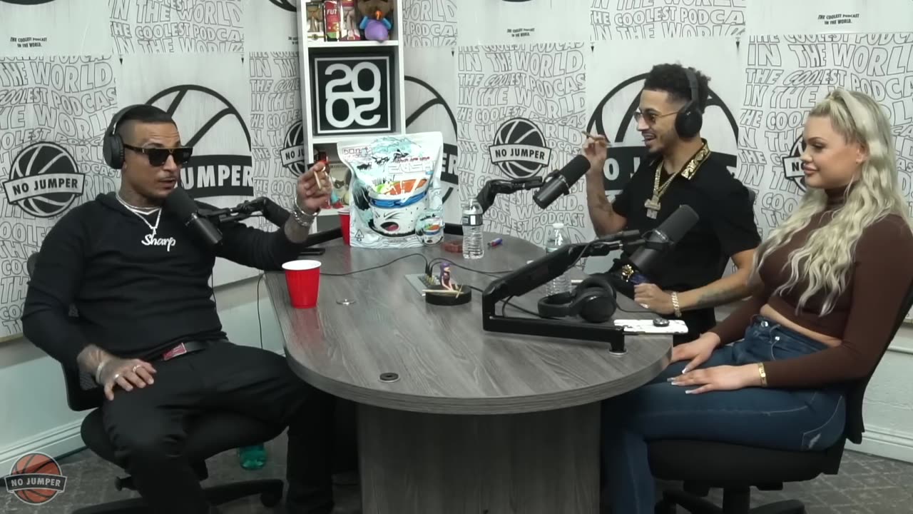 Sharp Spazzes Out on New School OnlyFans Pimp in Front Of His Girl! (1080p)