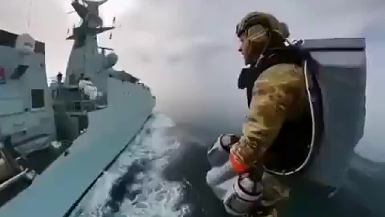 US Marines test JetPacks & land on high speed ship 😎 Very cool