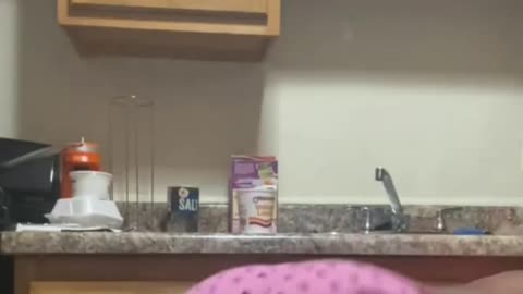 Pawg Showing Ass in the kitchen.