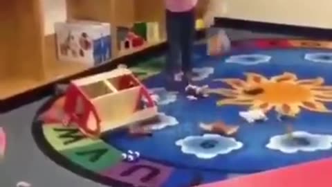 Mum criticised for daughter’s behaviour in school with teacher after disagreement