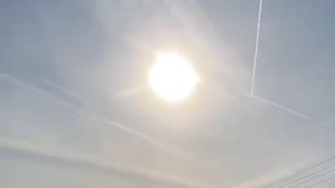 TIME LAPSE video of CHEMTRAILS in the Sky!!
