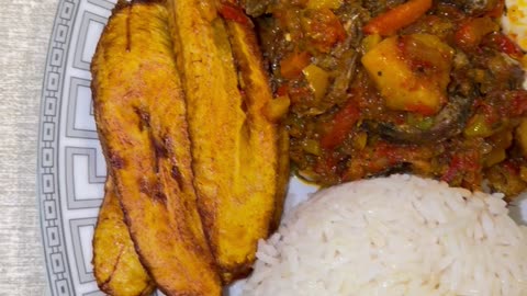 How to Make Baked Mackerel, Rice and Fried Plantain