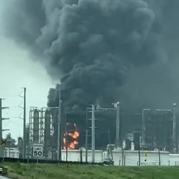 🔴 BREAKING | Fire at Texas Refinery