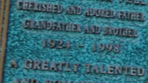 FAMOUS GRAVES - VOL. 665: NORMAN FELL