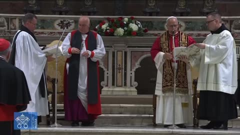 King Charles prays with Pope Leo XIV...