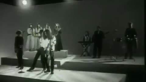 Primal Scream - Movin' On Up (1991)