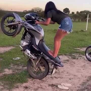 😂🙆‍♀️ "Hilarious Women Fails Compilation | Try Not to Laugh!"