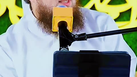 koi koshish kar Raha #newviralvideo #madeena #dawteislami🕌 #tranding #hajiabdulhabibattari