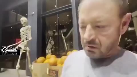 Alleged Child Predator Confronted and Taken Down Inside Grocery Store! 🚨👊
