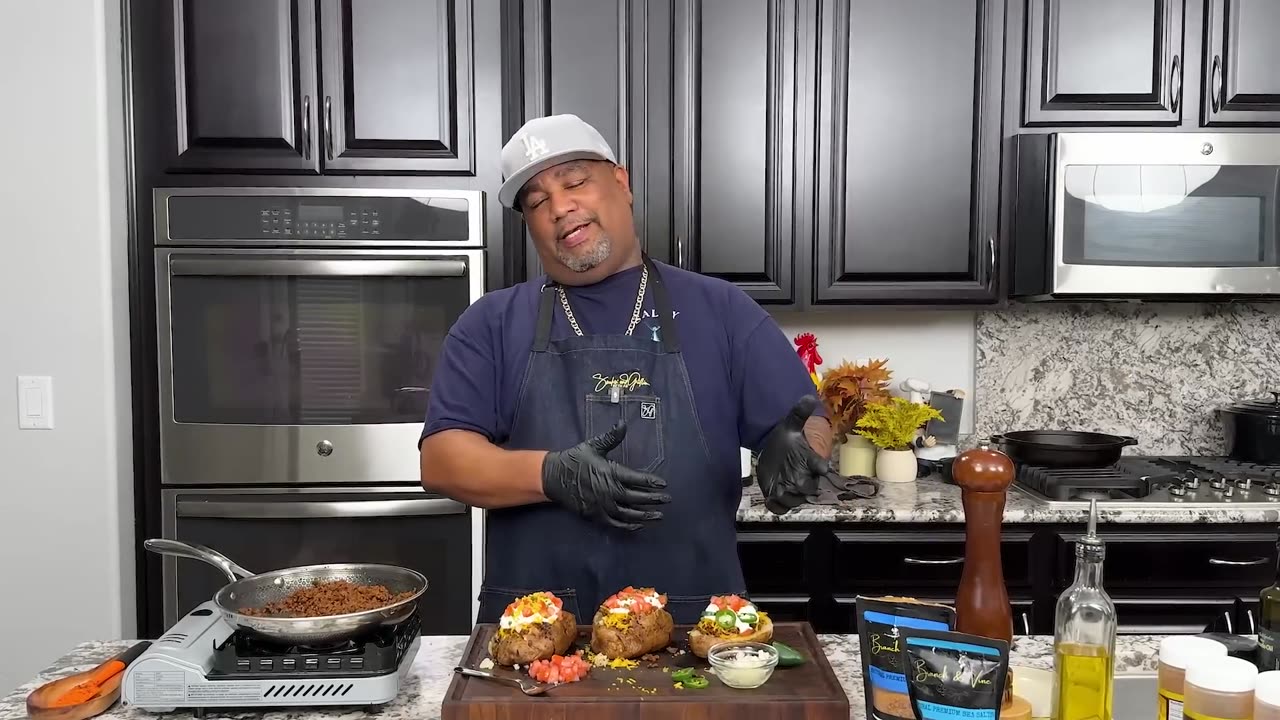 How to Make Peach Cobbler Like Grandma Used To (But Easier)