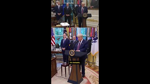 AppleCEO TimCook gifted President Donald Trump#viral #viralvideo #tranding #entertainment #enjoyment