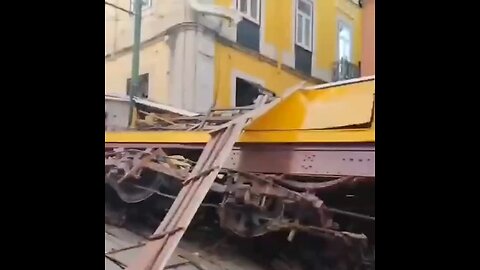 Funicular derails in Lisbon Funicular derails in Lisbon