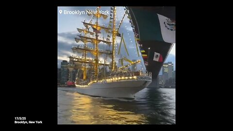 Un Navire de la marine mexicaine percute le pont de Brooklyn