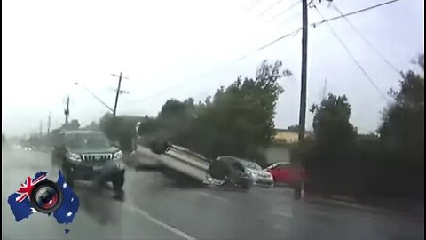 Aussiecams - Driver collides with turning vehicle and ends up on it roof! Nepean Hwy VIC