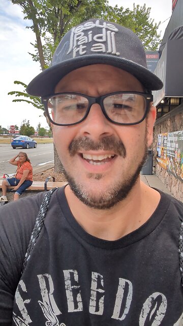 Rejoice always and being thankful helps you stay joyful. #joyful #rejoice