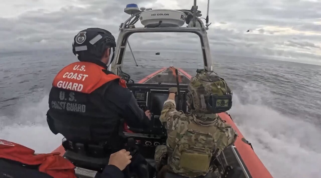 U.S. COAST GUARD SEIZED BOAT👲🚤🚨⛴️📸TRAFFICKING DRUGS IN OPEN SEAS🚨🚤⛴️👲💫