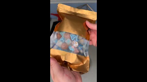 1 loose scoop for Irene M! #16992 #onelinkatatimeshop #dice #dnd #minidice