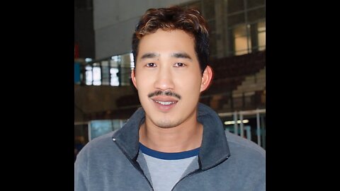 Ingredients written on bubble gum wrapper