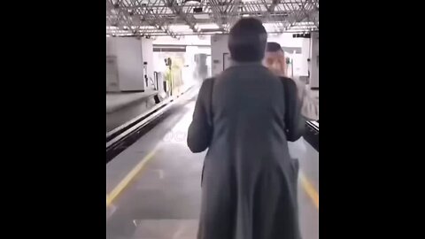 mujer insulta a un invidente en la ciudad de México por supuestamente verla