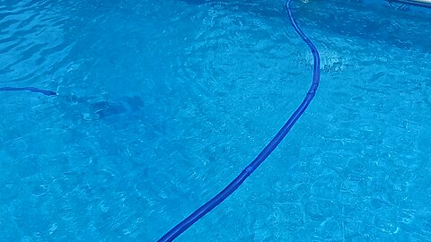 3 pool cleaners run at the same time