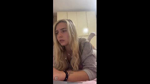 Golden Lady ⭐️⭐️ 🩶🩶