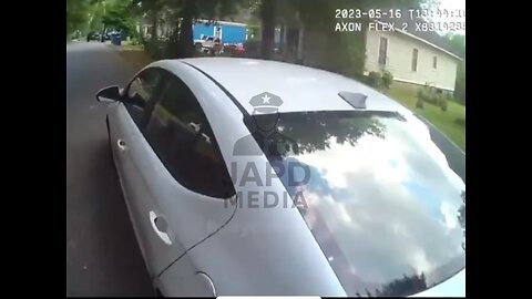 Traffic Stop Escalates Into Near Disaster #police #policeofficer #cops #bodycam #japd