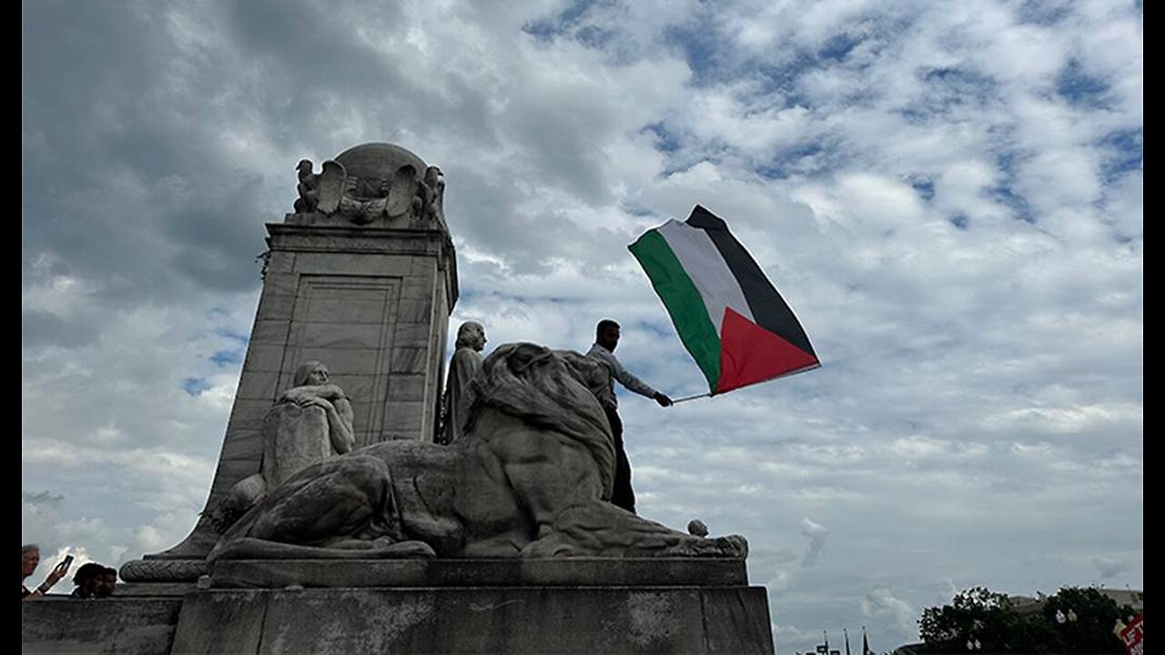 Essex Files. The Death of Decency on Stage