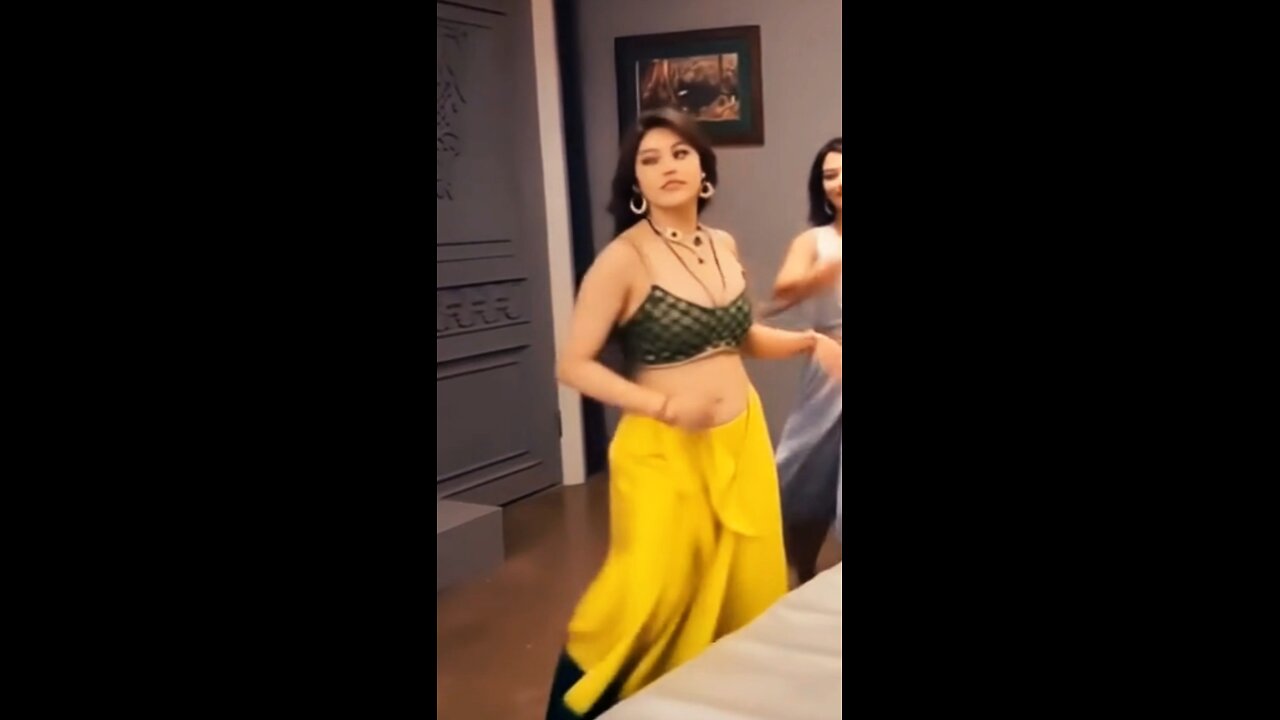🔥 Hot 🔥 Bhabhi ji Beautiful Dancing