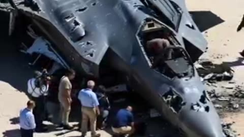 Incredible: #f35 #f35fighterjet #f35crash #b2bomber #b2stealthbomber #military #