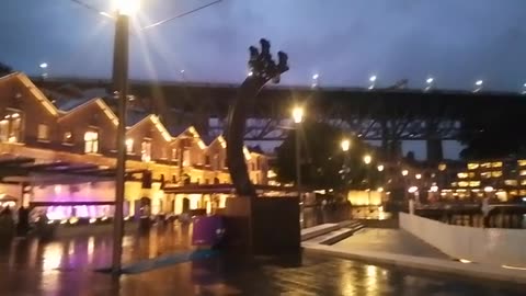 Thoughts on symbolism of Brooklyn Bridge and Sydney Harbour Bridge in context of tall ship disaster