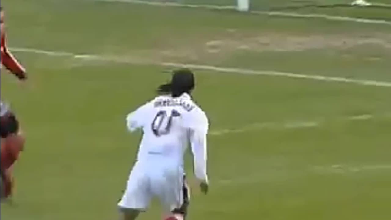 Goalkeepers Destroyed By Ronaldinho