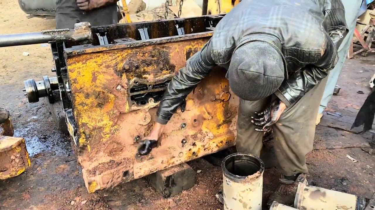 Rebuilding CAT Bulldozer Full Engine How it repaired with a locally developed tool-006