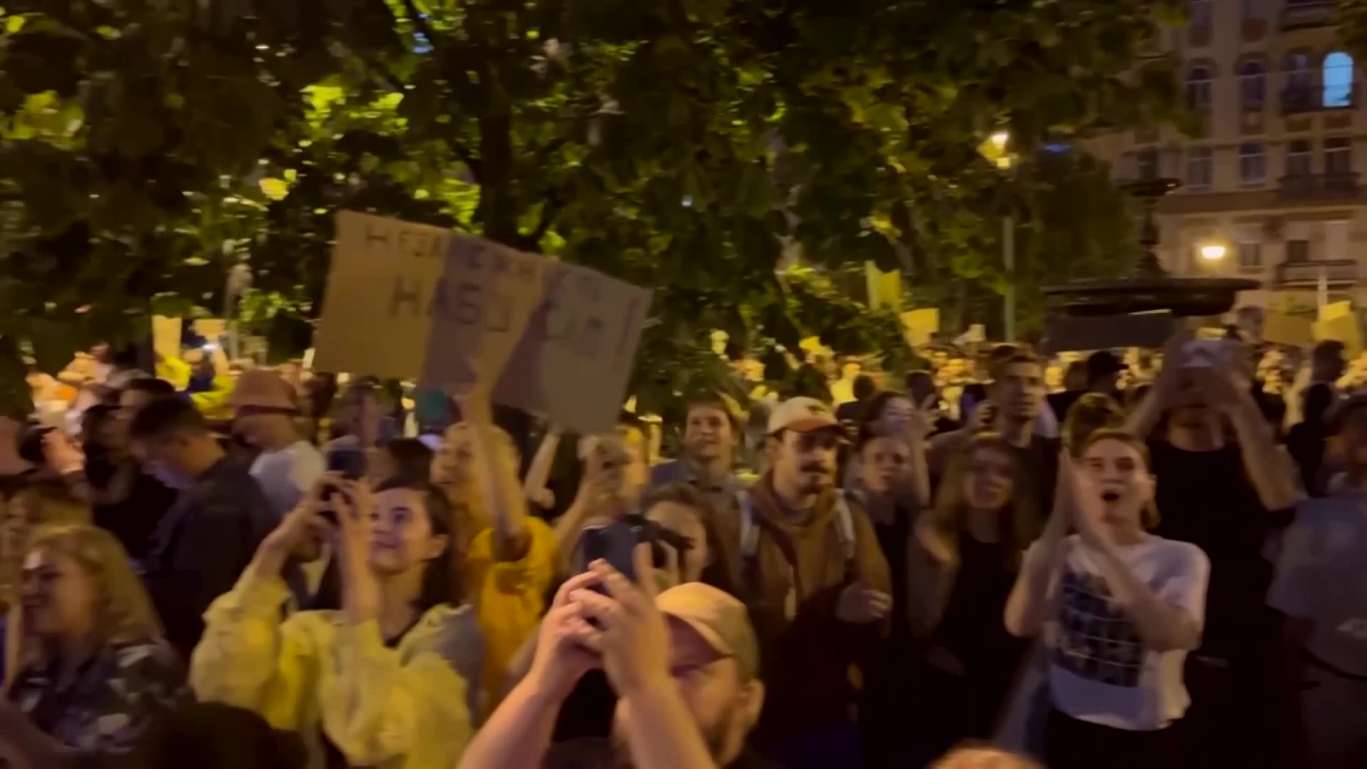 Ukrainians protest against law curbing anti-graft agencies