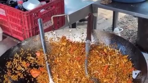 🤔🍔 Why Do Street Vendors Give So Much Food? | FunFM