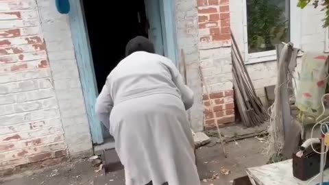 👵🏡 Ukraine Russia War | Evacuation Chaos in Kharkiv Region | RCF